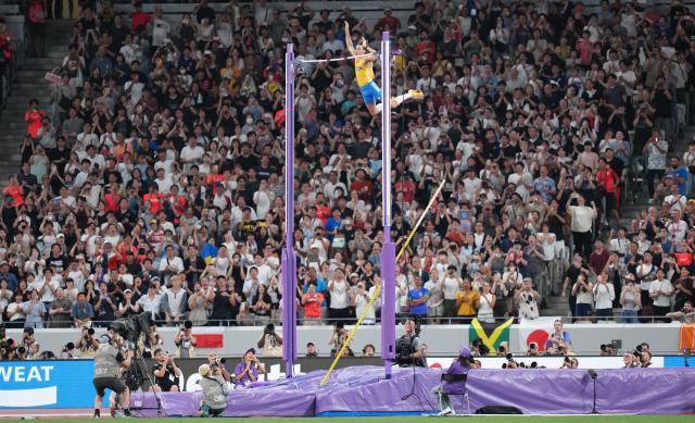 （田径世锦赛）（6）杜普兰蒂斯打破男子撑杆跳高世界纪录XxjpseC000495_20250915_PEPFN0A001.jpg