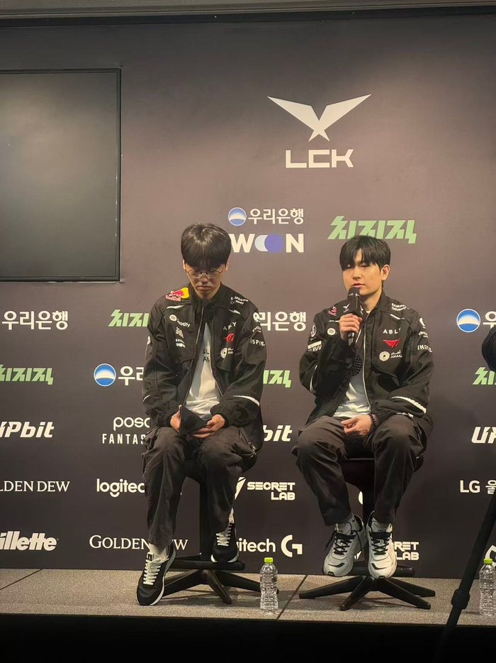 开云体育官网-KT横扫T1赛后Doran选手与Tom教练接受采访|Gen.G战队|Doran-崔玄准|lpl|电竞赛事讨论|败者_新浪体育_新浪新闻