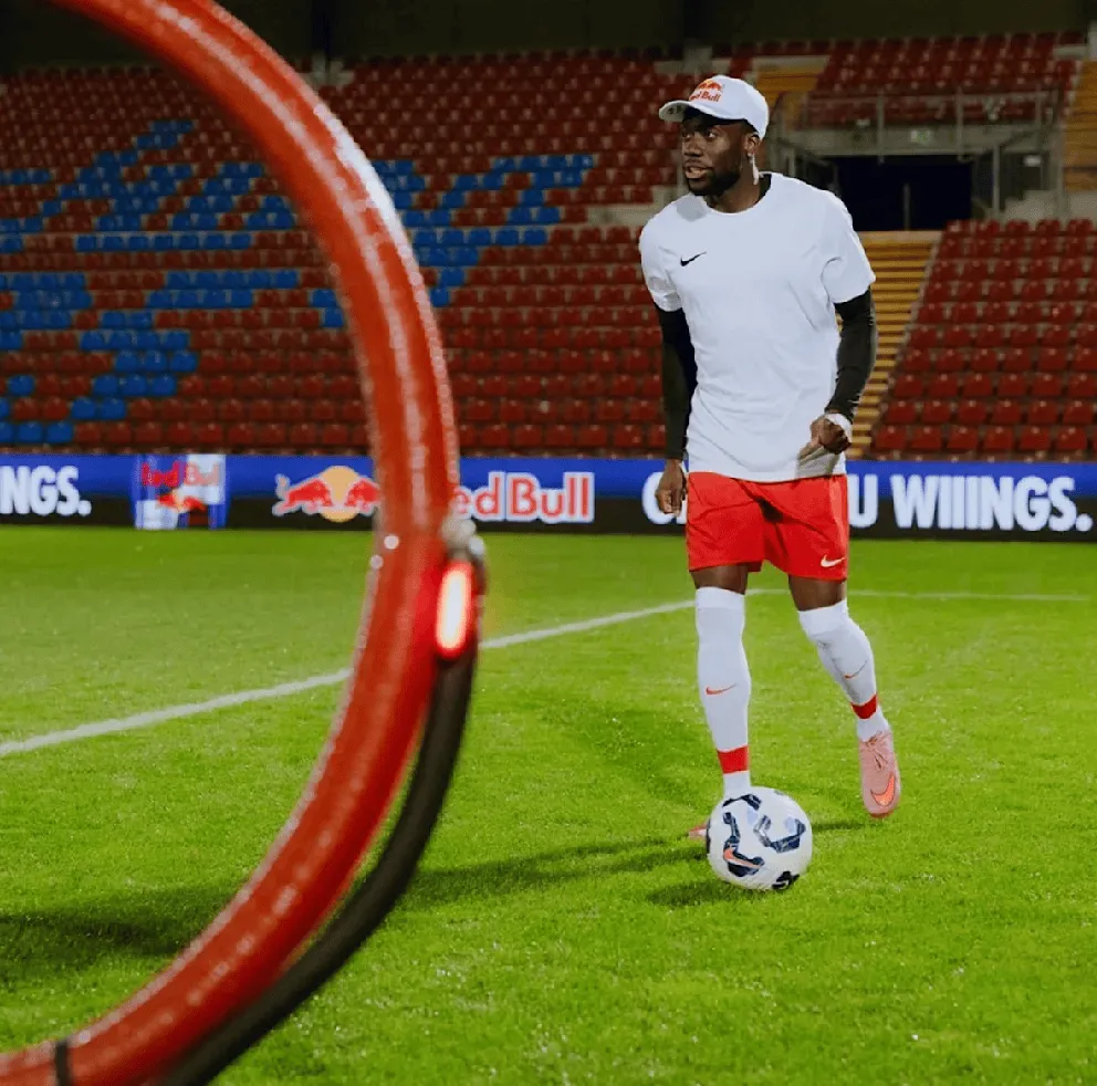 Kaiyun sport-阿方索-戴维斯自宣代言红牛，但拜仁极端球迷对红牛深恶痛绝